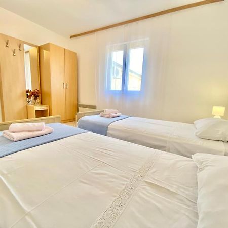 Appartamento Porat Starigrad Paklenica Esterno foto