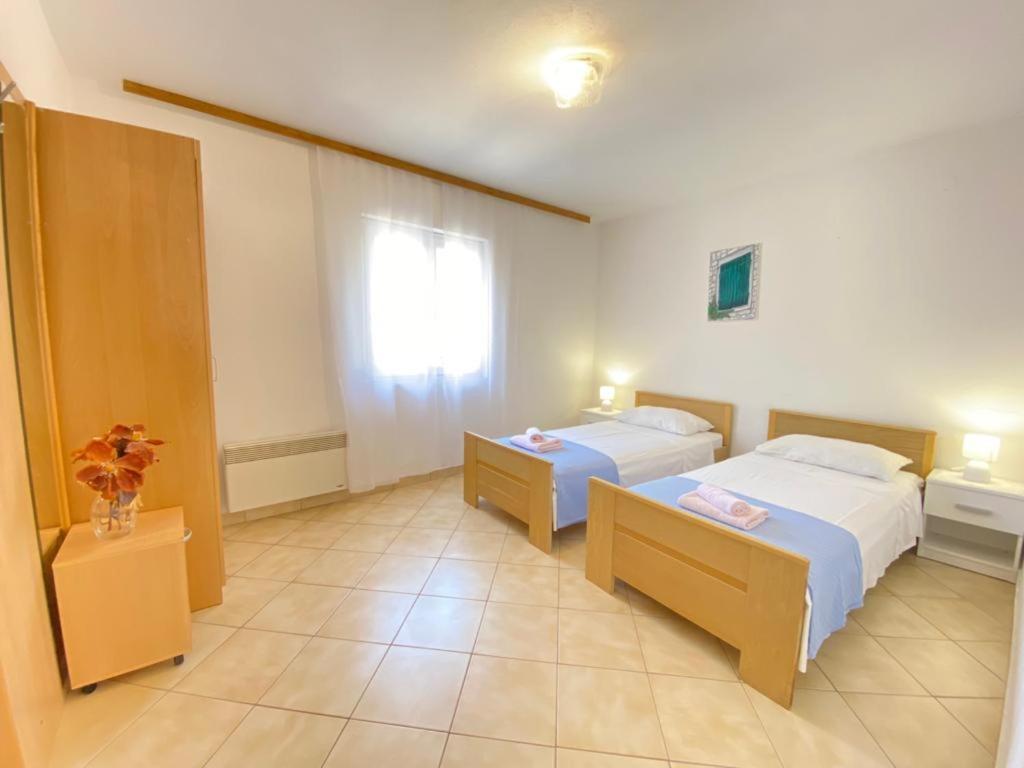 Appartamento Porat Starigrad Paklenica Esterno foto